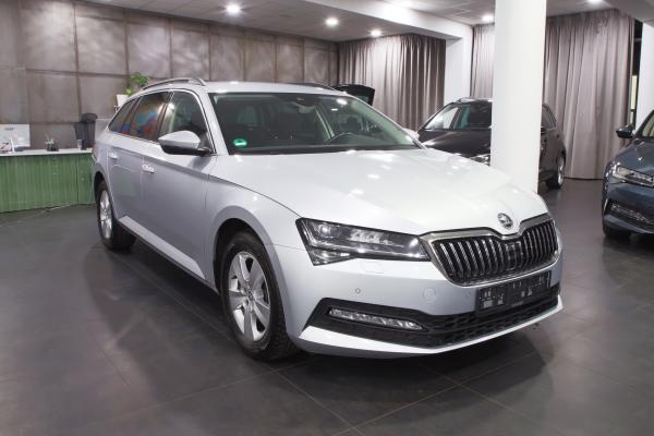 Škoda Superb 3 Combi 2.0 TDI 110kW DSG / Facelift 2020 / Matrix Led / 2x sada ALU 16''