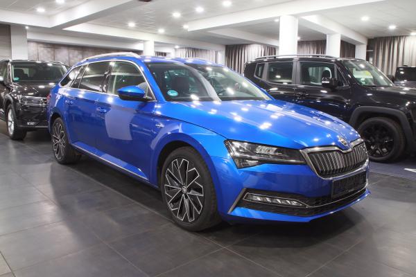 Škoda Superb 3 Combi iV 1.4 eTSI 160kW DSG Laurin & Klement / Facelift 2020 / Matrix Led / Virtual Cockpit / ALU 18''