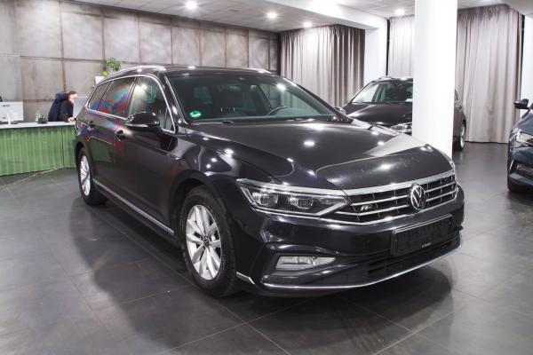 Volkswagen Passat B8 Variant 2.0 TDI 110kW DSG R-Line / Facelift 2020 / Matrix Led / Webasto / Virtual Cockpit / ALU 16''+ zimní sada