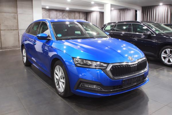 Škoda Octavia 4 Combi Style 2.0 TDI 110kW DSG / Virtual cockpit / Webasto / Matrix Led / ALU 17''+ ALU 16''