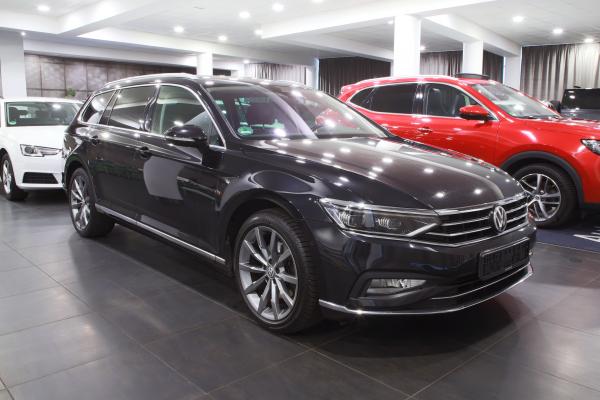 Volkswagen Passat B8 Variant Elegance 2.0 TDI 140kW DSG / Facelift 2020 / Matrix Led / Virtual Cockpit / ALU 18''+ ALU 16''