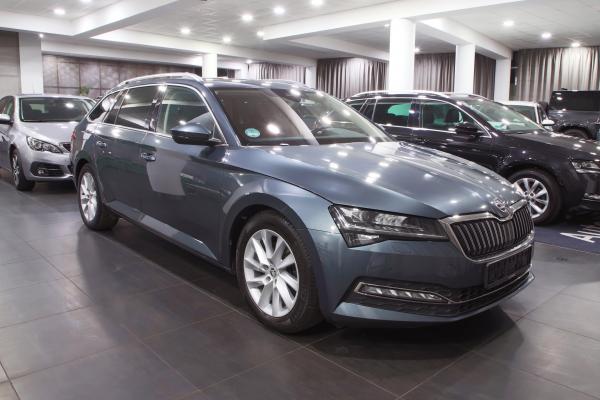 Škoda Superb 3 Combi Style 2.0 TDI 110kW DSG / Facelift 2020 / Matrix Led / Virtual cockpit / ALU 17''+ zimní sada