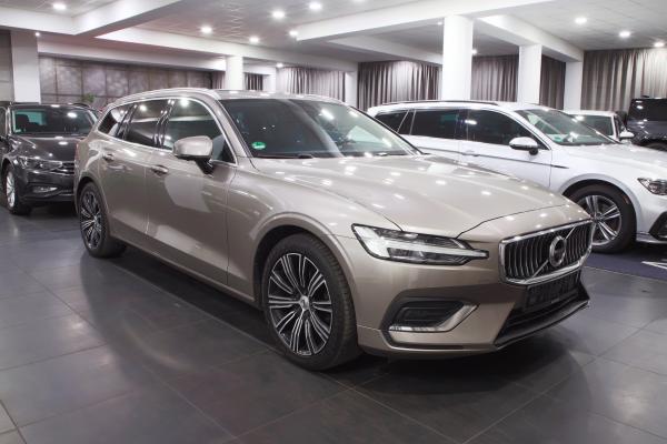 Volvo V60 Inscription 2.0 110kW Geartronic / Virtual Cockpit / ALU 18''+ ALU 17''