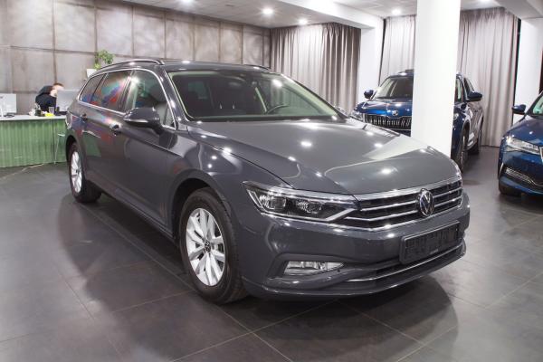 Volkswagen Passat B8 Variant Business 2.0 TDI 110kW DSG / Facelift 2020 / Matrix Led / ALU 16''+ zimní sada