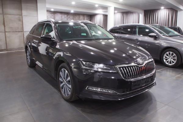 Škoda Superb 3 Combi Style 2.0 TDI 147kW DSG / Facelift 2020 / Matrix Led / Virtual Cockpit / ALU 17''