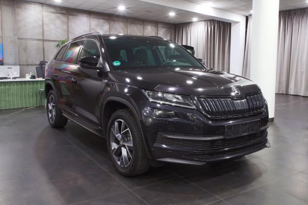 Škoda Kodiaq 2.0 TDI 147kW 4x4 DSG Sportline  / Webasto / ALU 19''+ ALU 17''