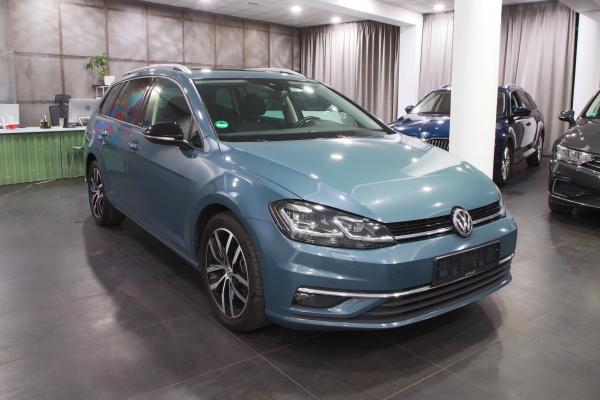 Volkswagen Golf 7 Variant Comfortline 2.0 TDI 110kW DSG / Virtual cockpit / ALU 17''+ zimní sada