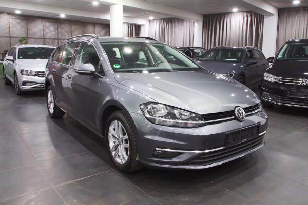 Volkswagen Golf 7 Variant Comfortline 2.0 TDI 110kW DSG / ALU 16''+ zimní sada