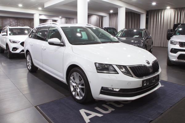 Škoda Octavia 3 Combi Style 2.0 TDI 110kW DSG / Webasto / ALU 17''