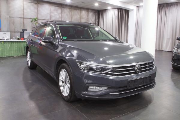 Volkswagen Passat Variant 4Motion 2.0 TDI 147kW 4x4 DSG / Facelift 2020 / Matrix Led / Virtual Cockpit / ALU 17''+ ALU 16''