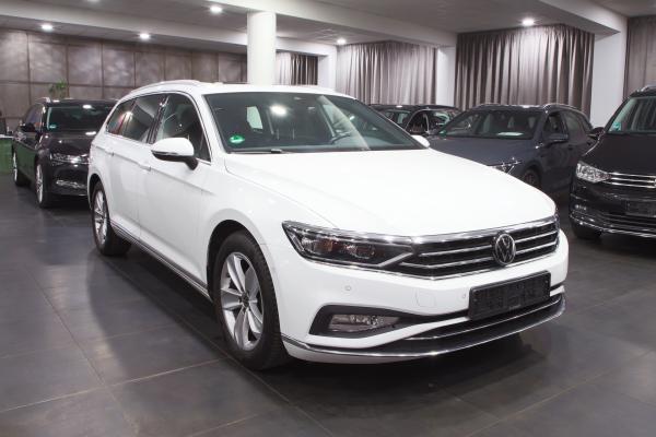 Volkswagen Passat B8 Variant Elegance 2.0 TDI 110kW DSG / Facelift 2020 / Matrix led / Virtual Cockpit / ALU 17''+ zimní sada