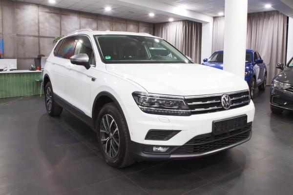 Volkswagen Tiguan Allspace Comfortline 2.0 TDI 110kW DSG / Webasto / Virtual Cockpit / ALU 17''+ zimní sada