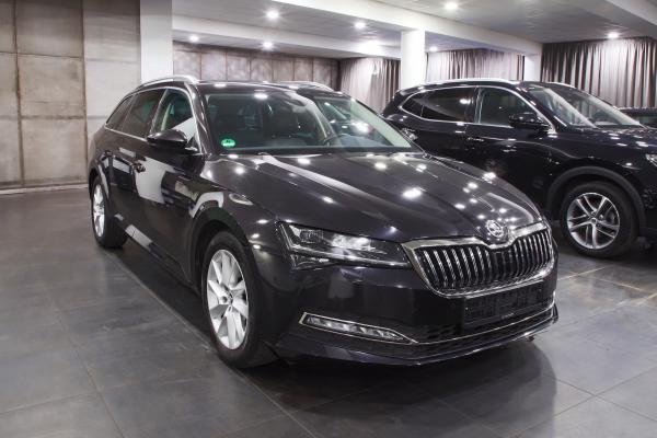 Škoda Superb 3 Combi Style 2.0 TDI 140kW DSG / Facelift 2020 / Matrix Led / Webasto / Virtual Cockpit / ALU 17''