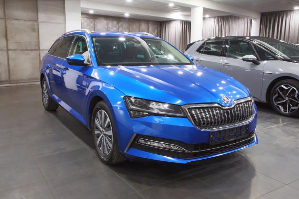 Škoda Superb 3 iV Combi Style 1.4 TSI 160kW DSG / Facelift 2020 / Matrix Led / Webasto / ALU 17''