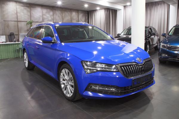 Škoda Superb 3 Combi 2.0 TDI 140kW DSG Style / Facelift 2020 / Matrix Led /  ALU 18''+ ALU 16''