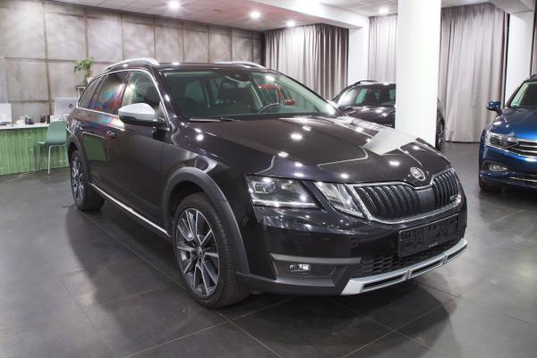 Škoda Octavia 3 Combi Scout 2.0 TDI 135kW 4x4 DSG / ALU 18''+ ALU 17''