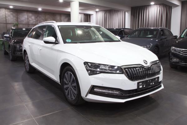 Škoda Superb 3 Combi iV Style 1.4 eTSI 160kW DSG / Facelift 2020 / Matrix Led / Virtual cockpit / 2x sada ALU 17''