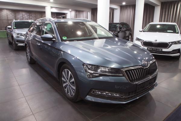 Škoda Superb 3 Combi Style 2.0 TDI 110kW DSG / Facelift 2020 / Matrix Led / Virtual Cockpit / ALU 17''+ ALU 16''