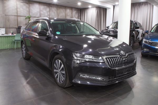 Škoda Superb 3 Combi Style 2.0 TDI 110kW DSG / Facelift 2020 / Matrix Led / Virtual cockpit / ALU 17''+ zimní sada