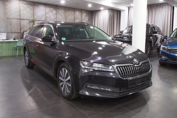 Škoda Superb 3 Combi 2.0 TDI 110kW DSG / Facelift 2020 / Matrix Led / Virtual cockpit / ALU 17''