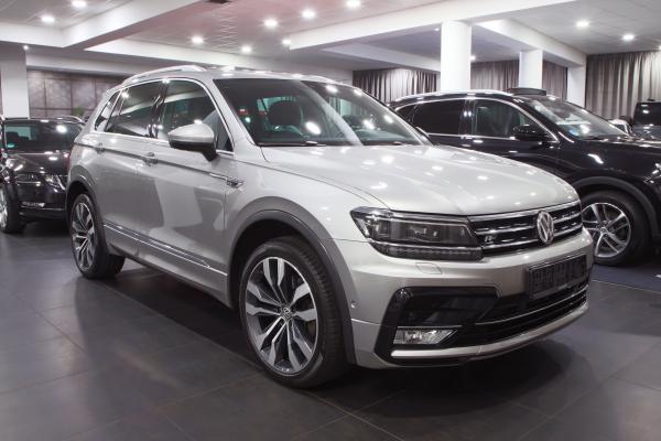 Volkswagen Tiguan Highline 4x4 2.0 TDI 140kW DSG R-Line / Webasto / Active info Display / ALU 20''+ ALU 18''