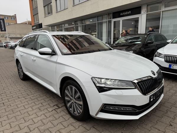 Škoda Superb 3 Combi Style iV 1.4 TSI 115kW DSG / Facelift 2020 / Matrix Led / Virtual cockpit