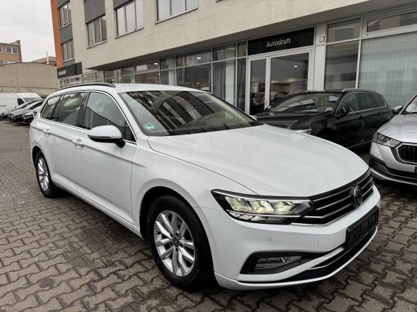 Volkswagen Passat B8 Variant 2.0 TDI 110kW DSG / Facelift 2020 / Virtual Cockpit / ALU 16''+ zimní sada